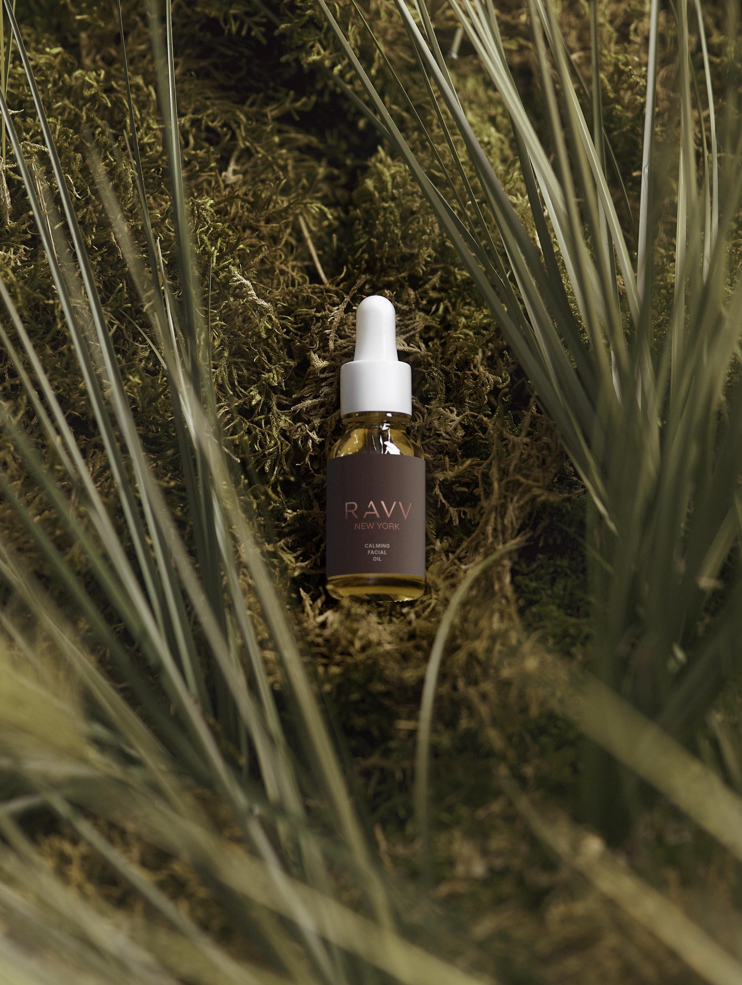 Calming Facial Oil with CBD - RAVV